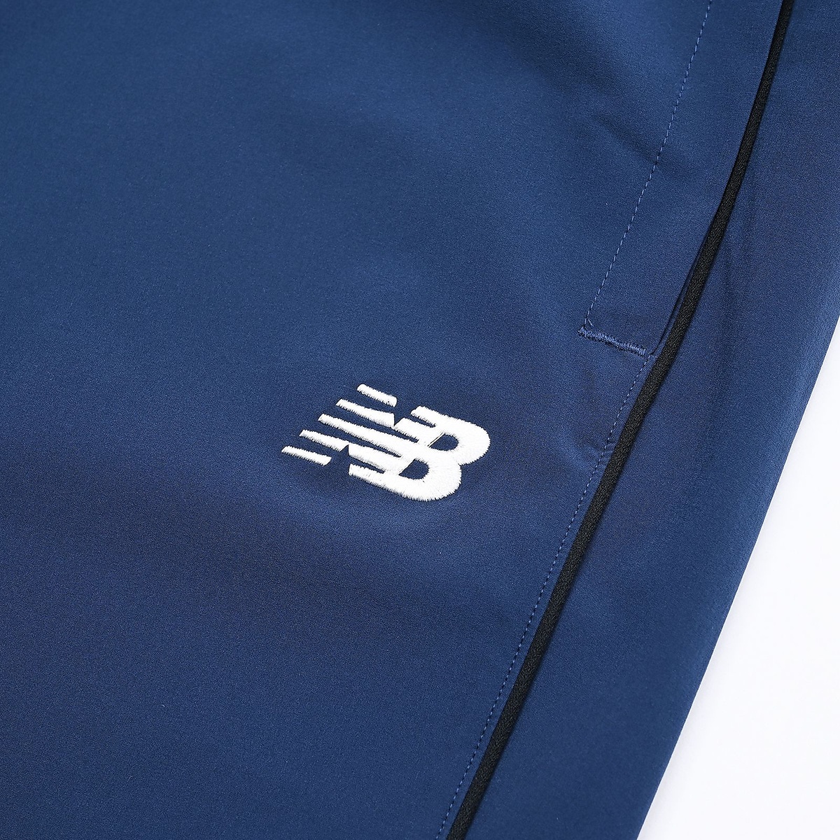 ウーブントラックパンツ(テーパード)