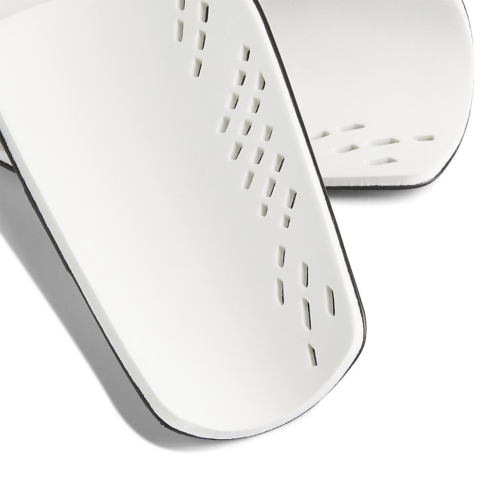 TIRO クラブ シンガード