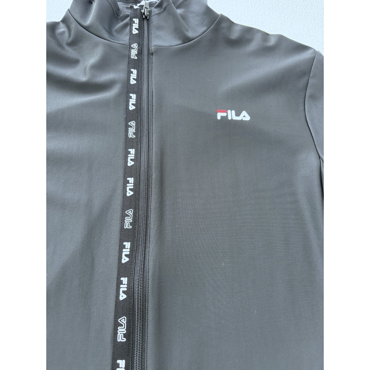 FILA ロゴプリントZIPラッシュ