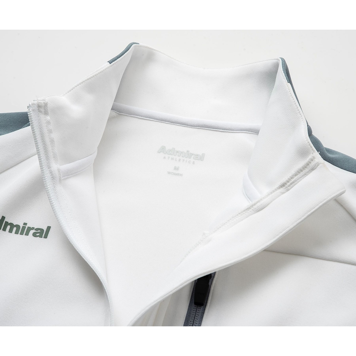 サイドラインロゴハイネックジャケット