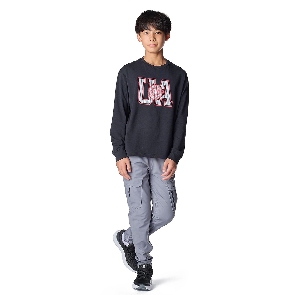 UA PERFORMANCE COTTON VARSITY LOGO LONG SLEEVE T-SHIRT