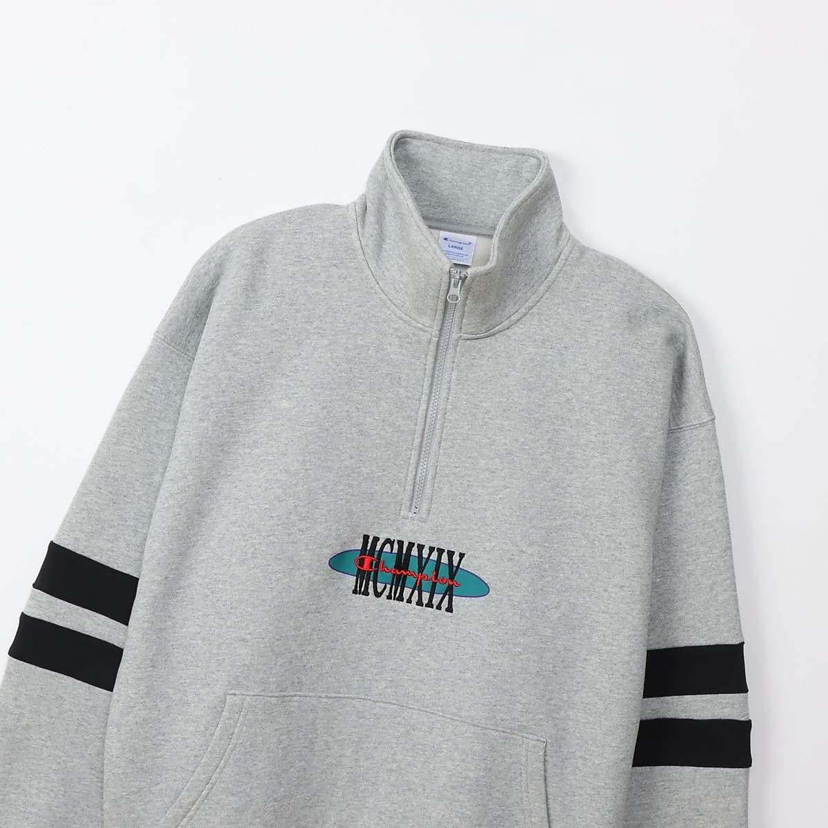 HALF ZIP SWEATSHIRT