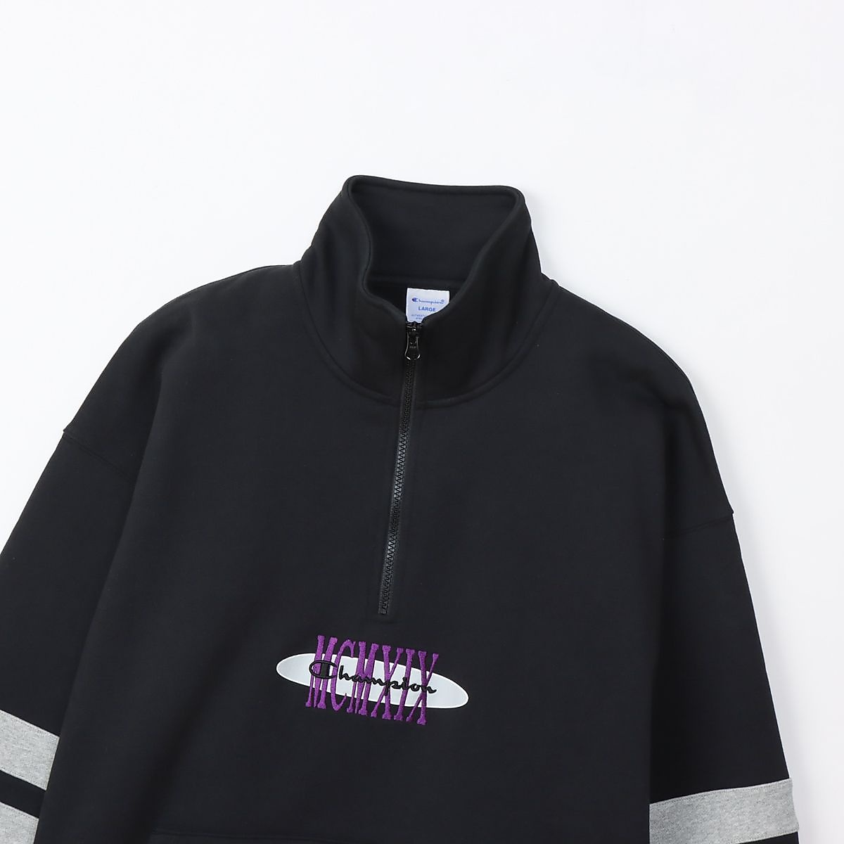 HALF ZIP SWEATSHIRT