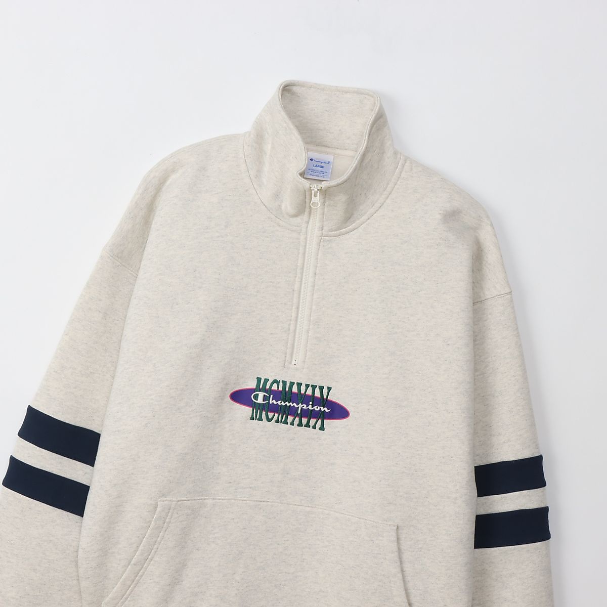 HALF ZIP SWEATSHIRT