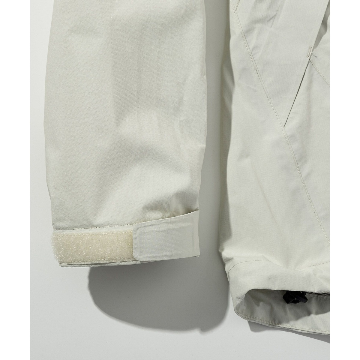 DWR LIGHT MOUNTAIN PARKER