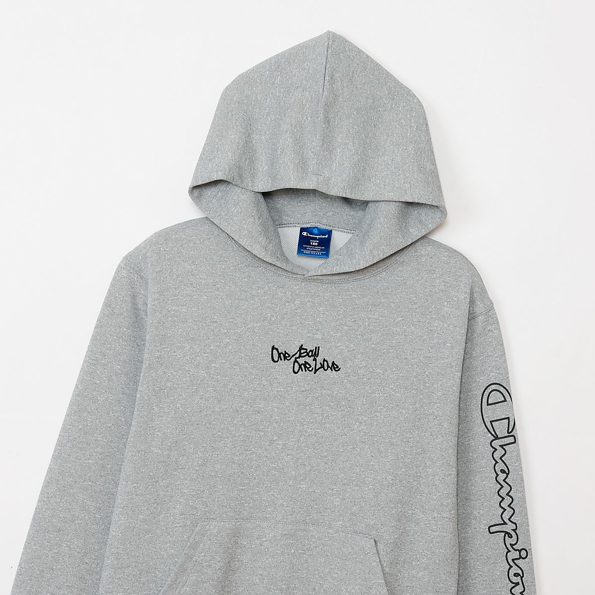 HOODED SWEATSHIRT