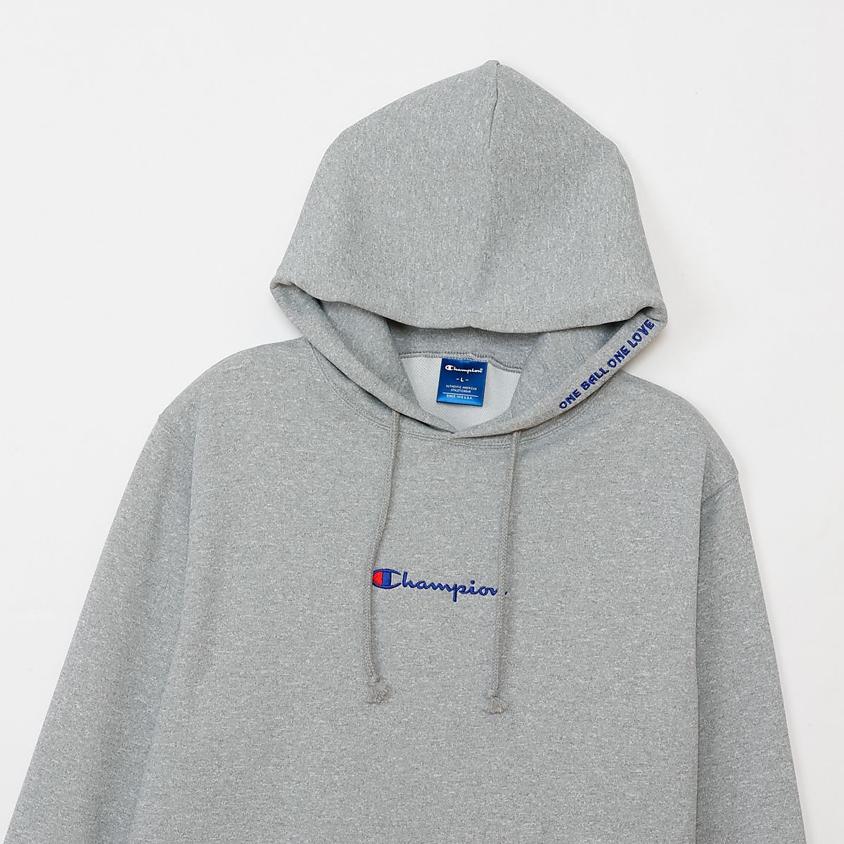 HOODED SWEATSHIRT