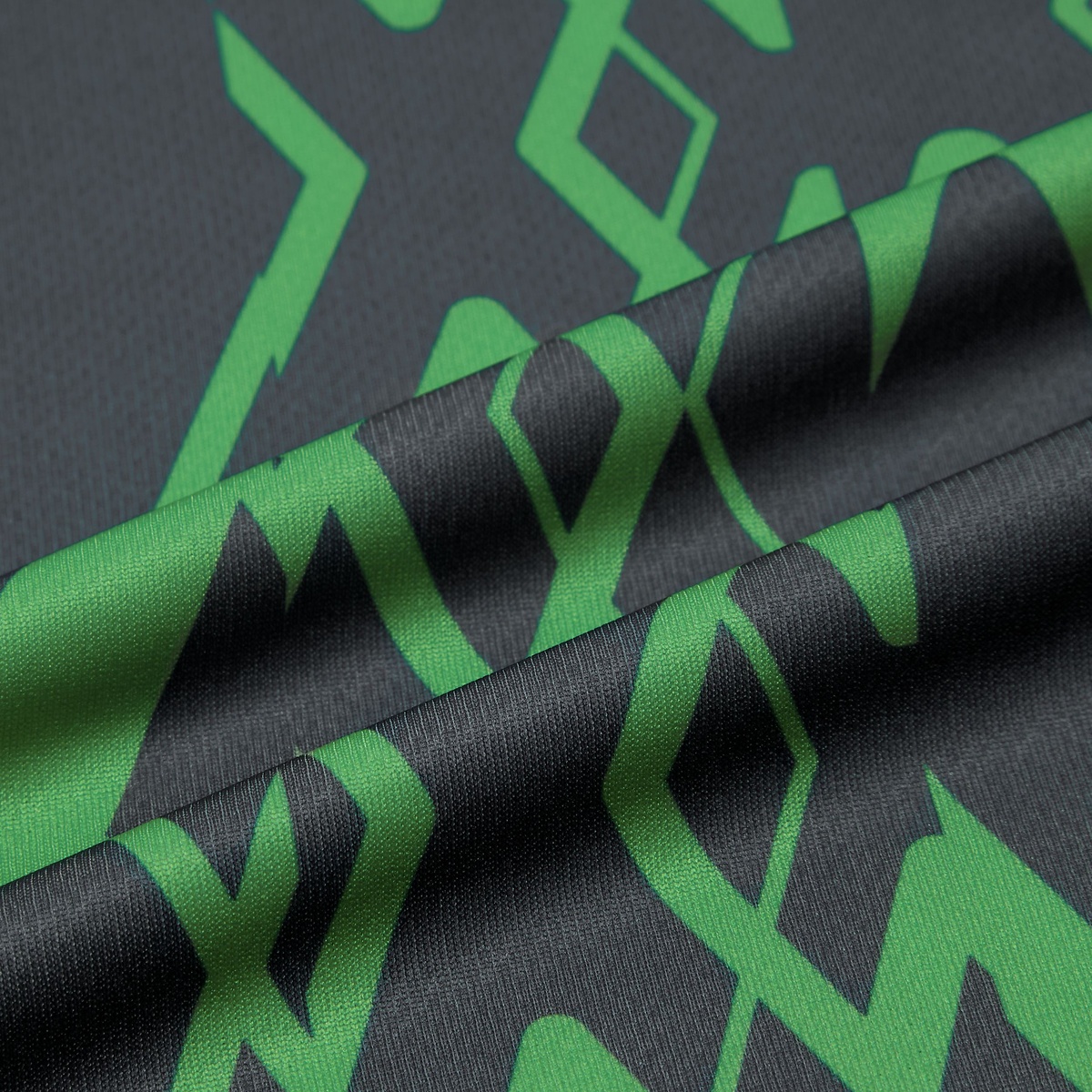 ジュニアグラフィック長袖プラクティスシャツ