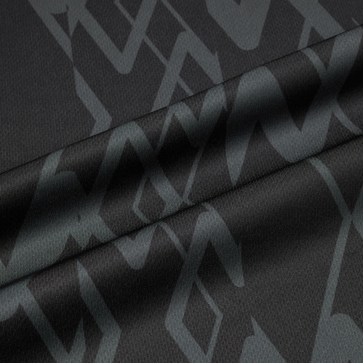 【THE THIRD】 グラフィック長袖シャツ