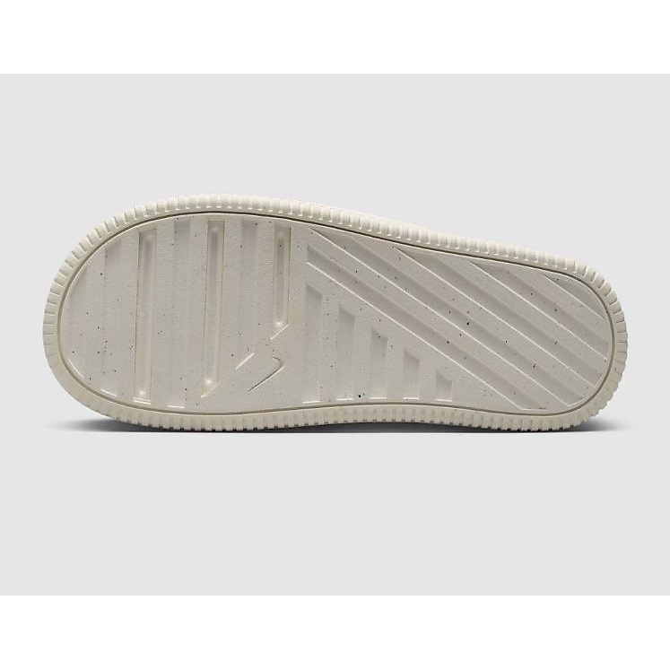 ナイキ ウィメンズカーム エレベーション