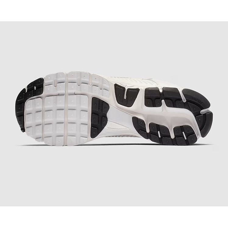 ナイキ ズーム ボメロ 5