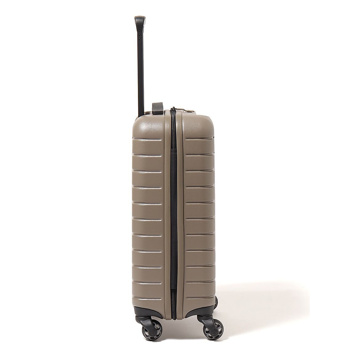 クアドロインターナショナルキャリーオン