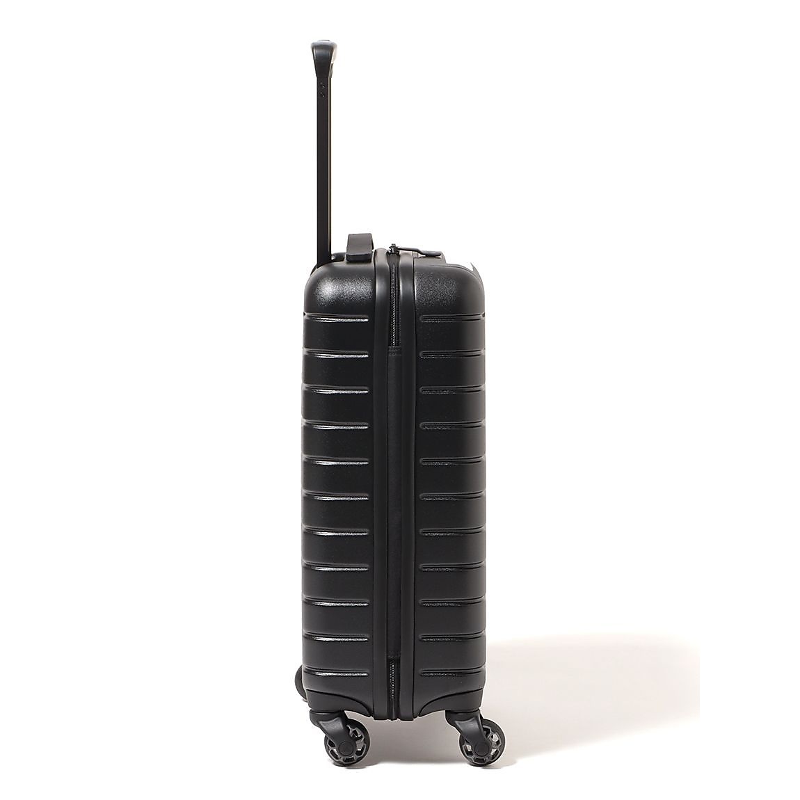 クアドロインターナショナルキャリーオン