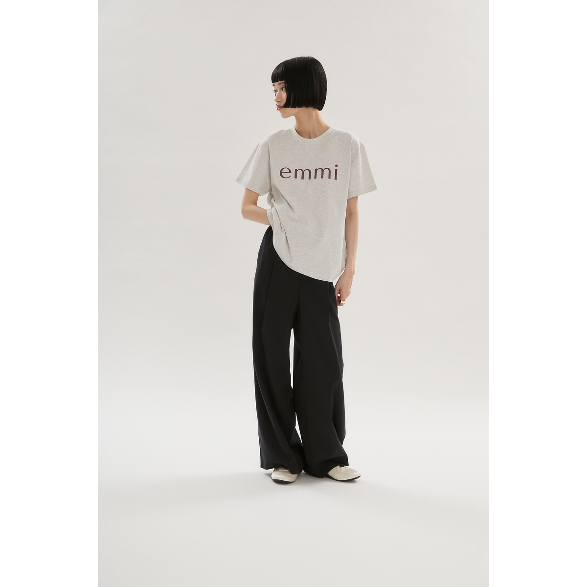 ベーシックemmiロゴTシャツ