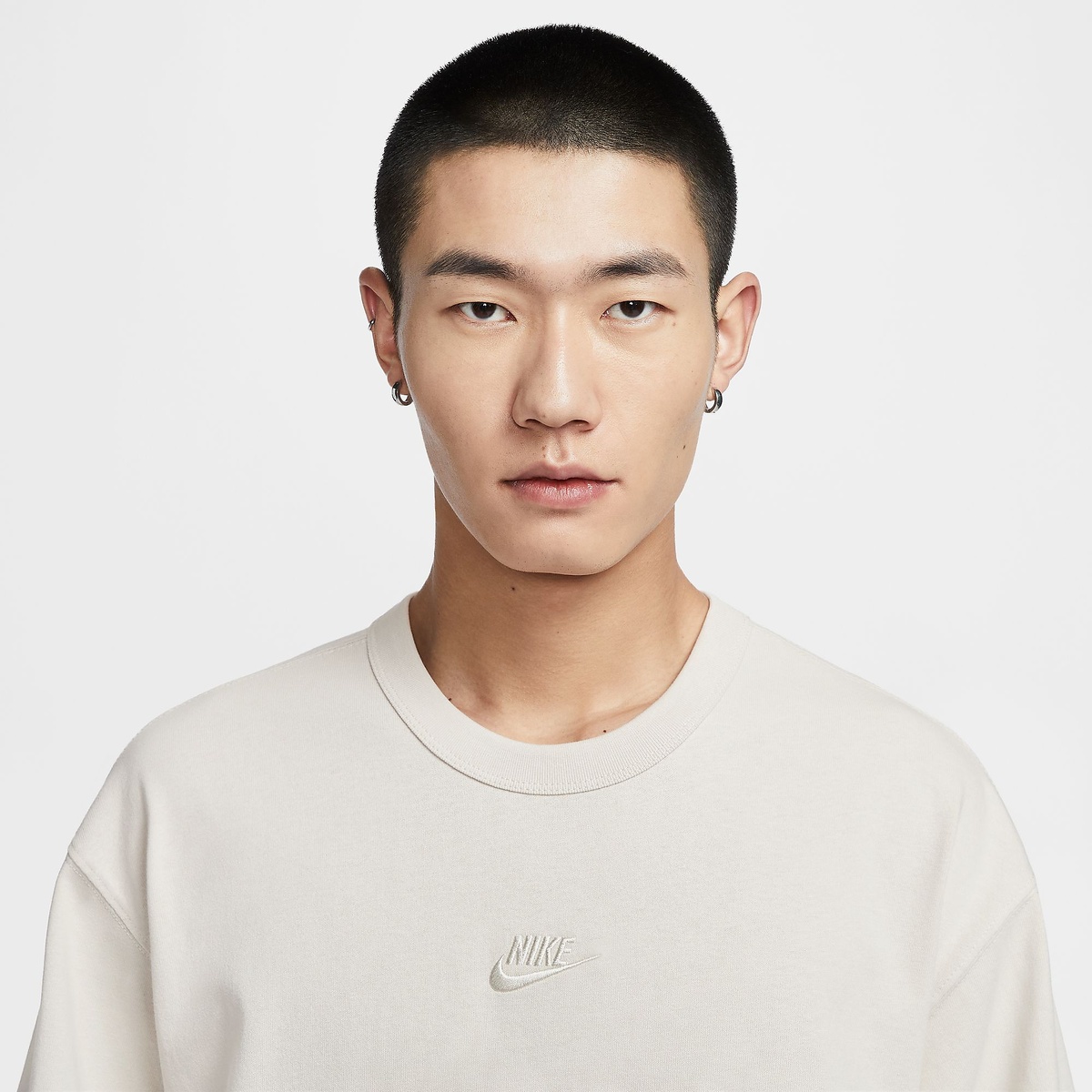 AS M NSW PREM ESSNTL SUST TEE