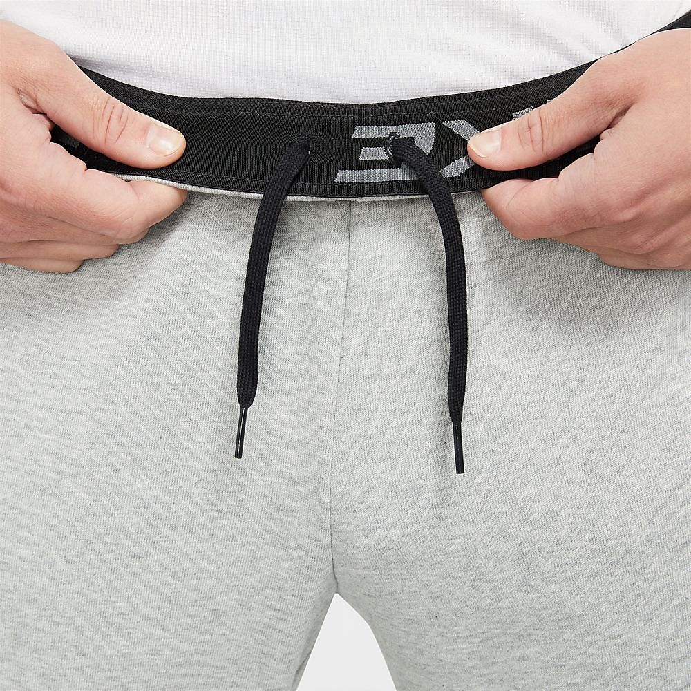ナイキ DRIーFIT テーパード フリース パンツ