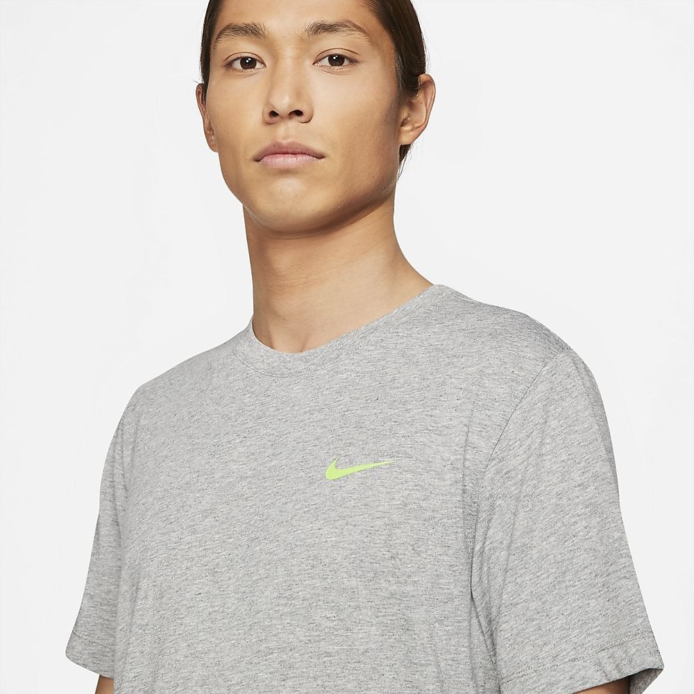 ナイキ DB EXP ヨガ S/S Tシャツ