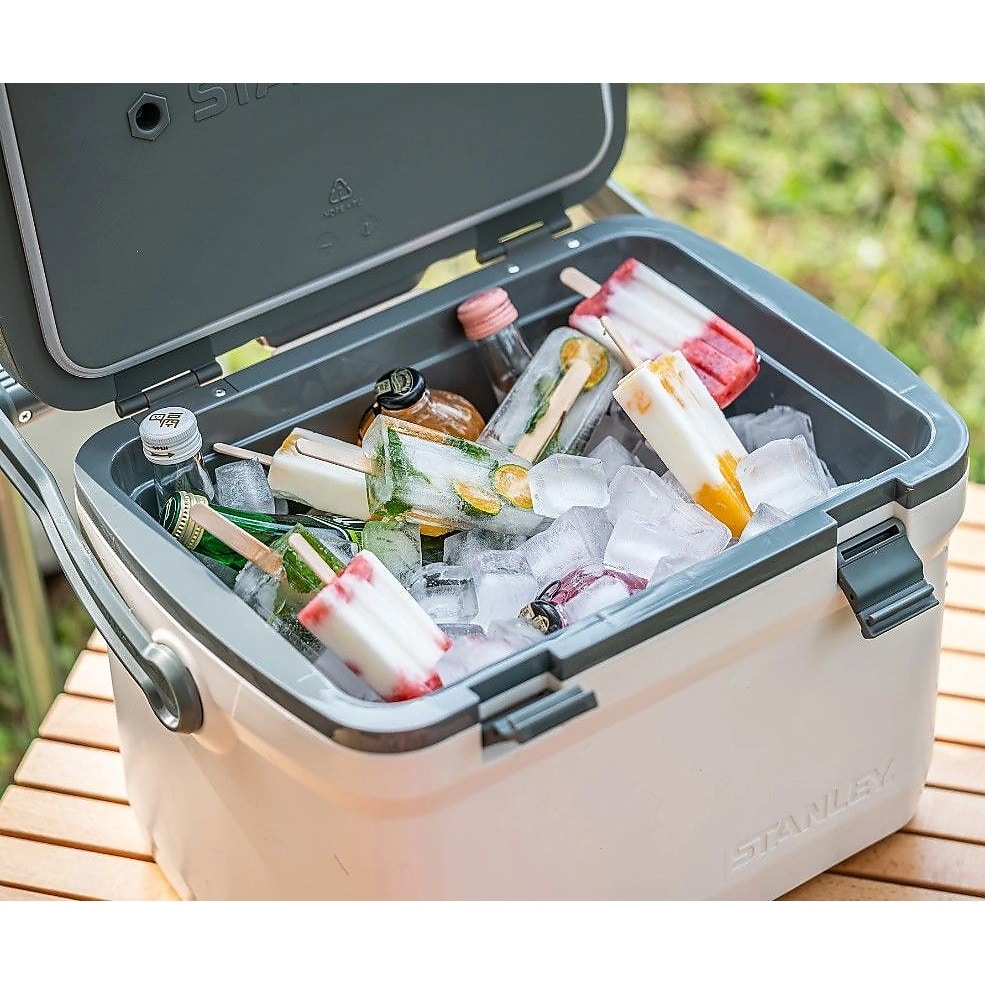 STANLEYスタンレー - クーラーボックス 6．6L ネイビー 10-01622