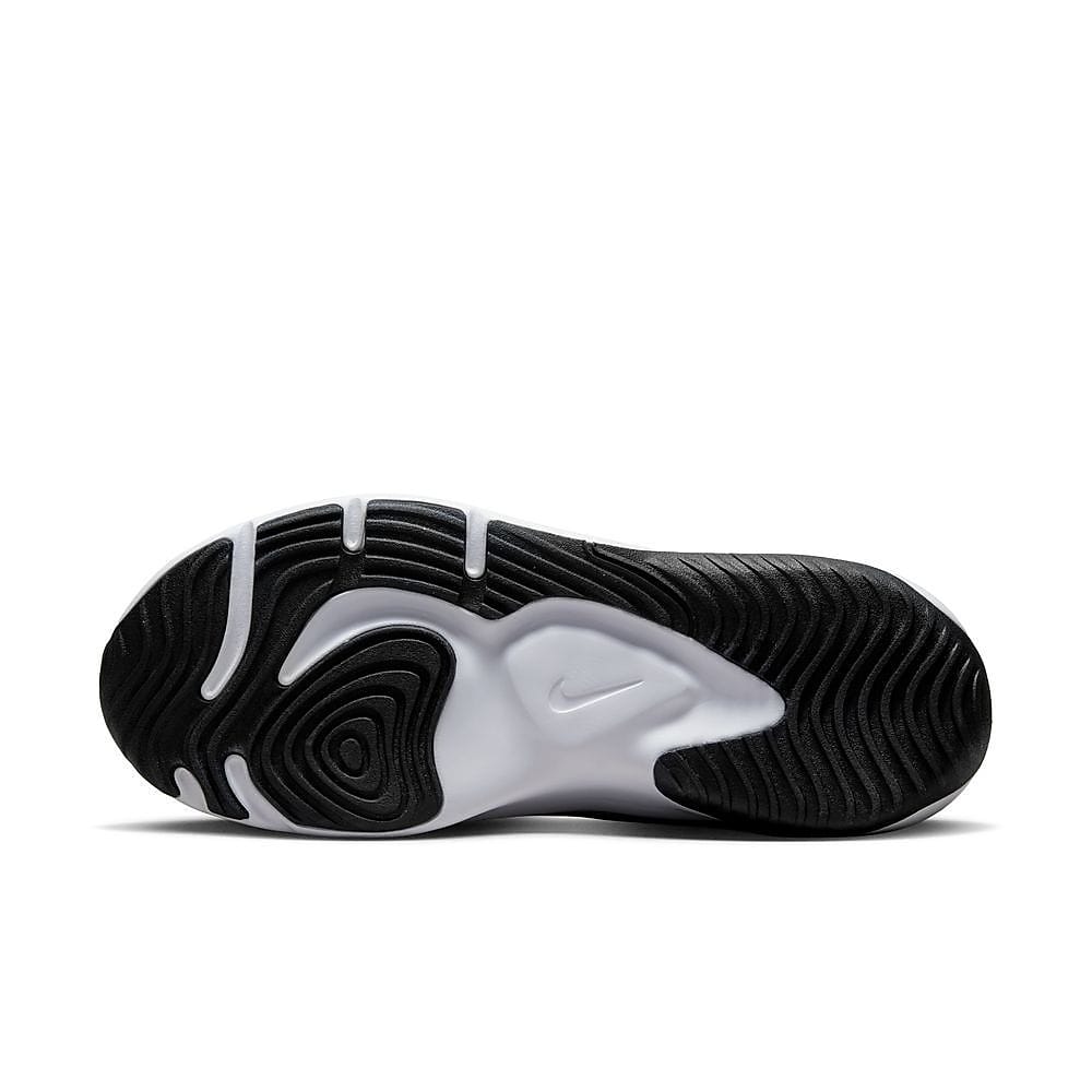 NIKE LEGEND ESSENTIAL 3