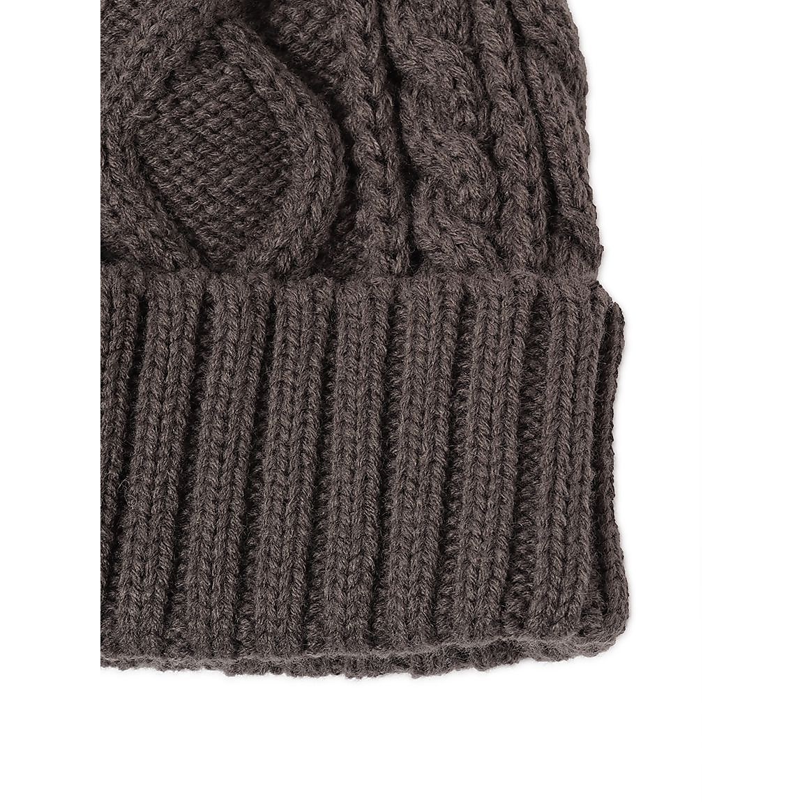 アラン編みニット