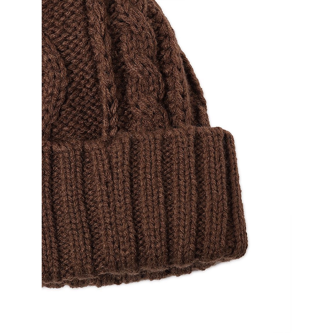 アラン編みニット