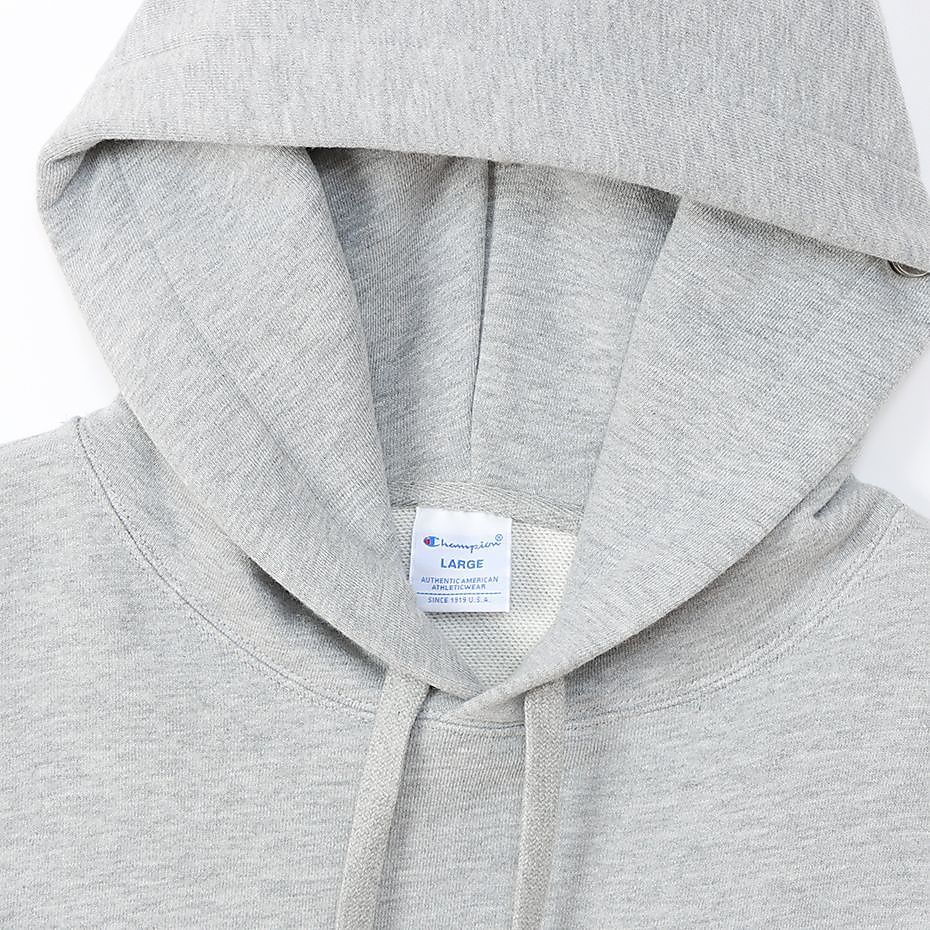HOODED SWEATSHIRT