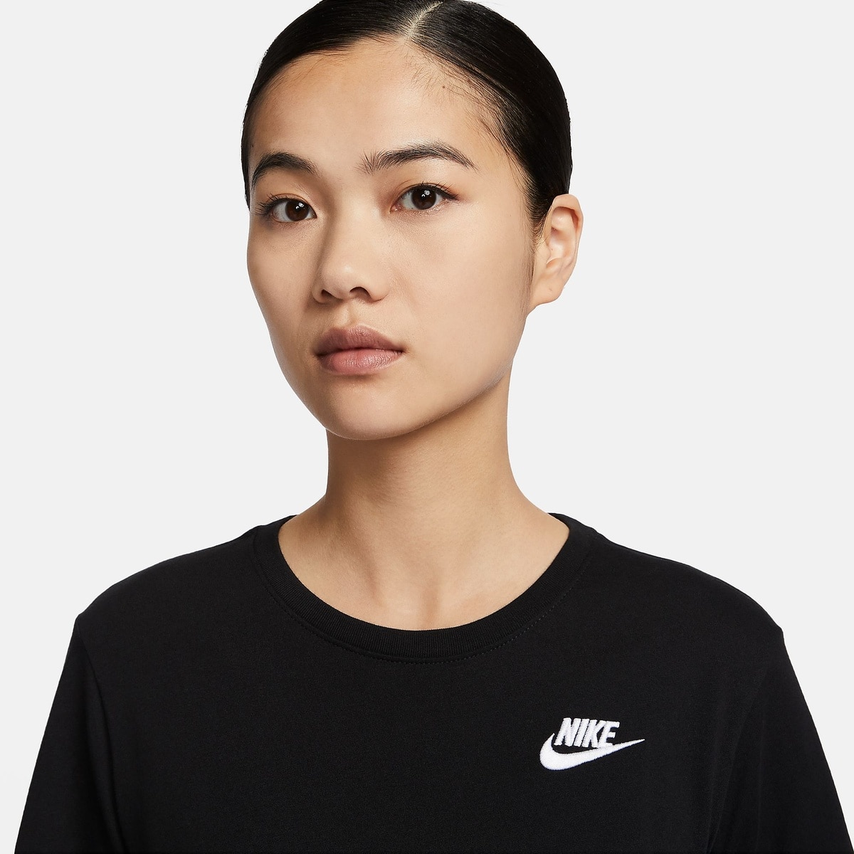 ナイキ ウィメンズ NSW クラブ S/S Tシャツ