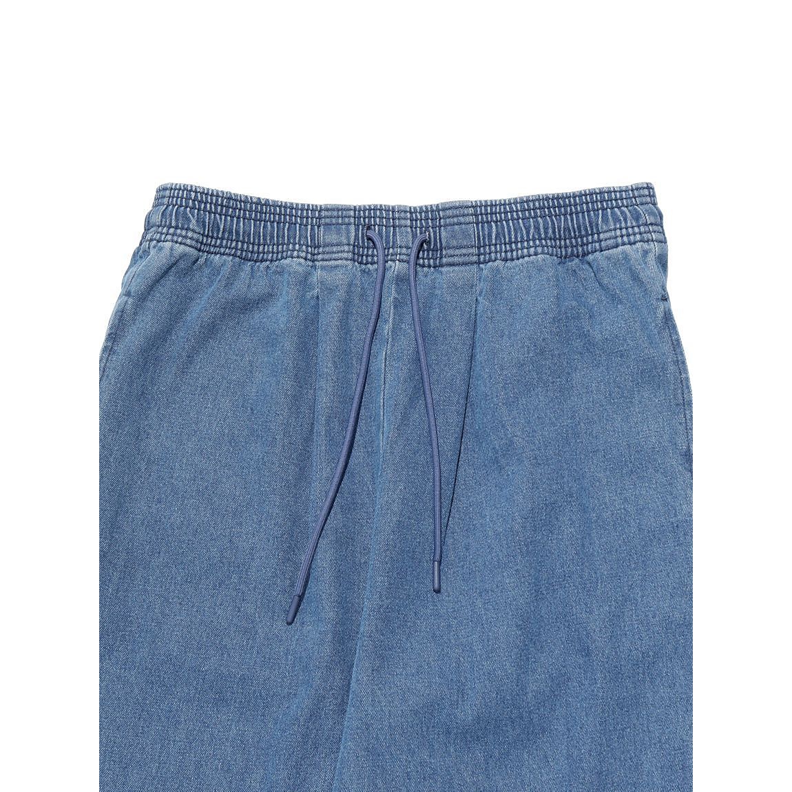 スニーカーパンツ