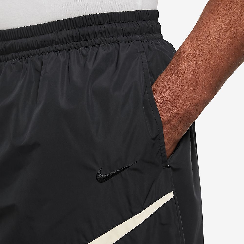 ナイキ スウッシュ ウーブン ショート