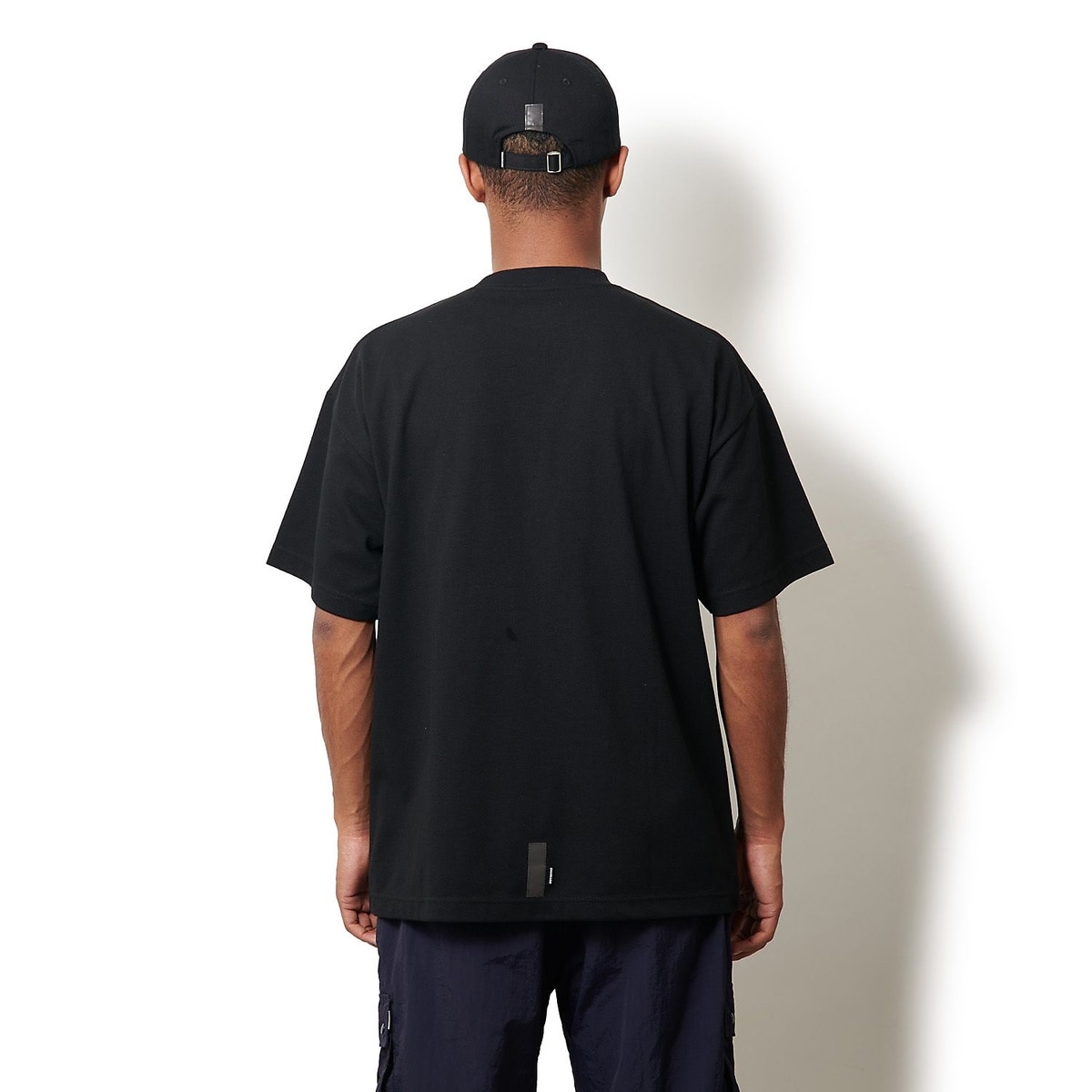 GOTHAM BLACKOUT COOLER TEE