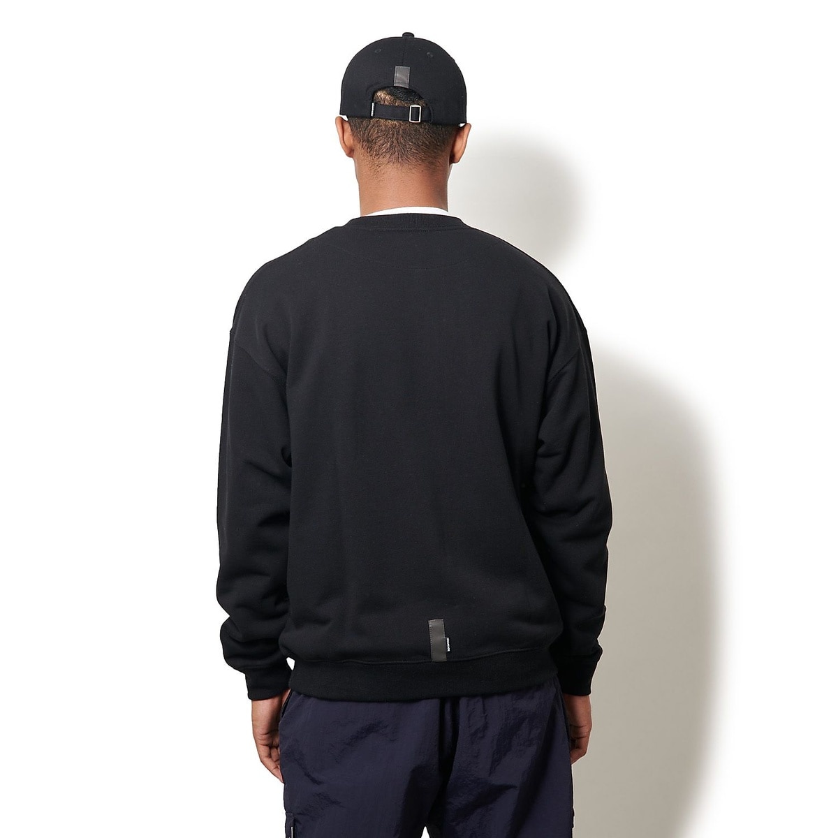 TONED SHUT HEART UP CREWNECK SWEATS