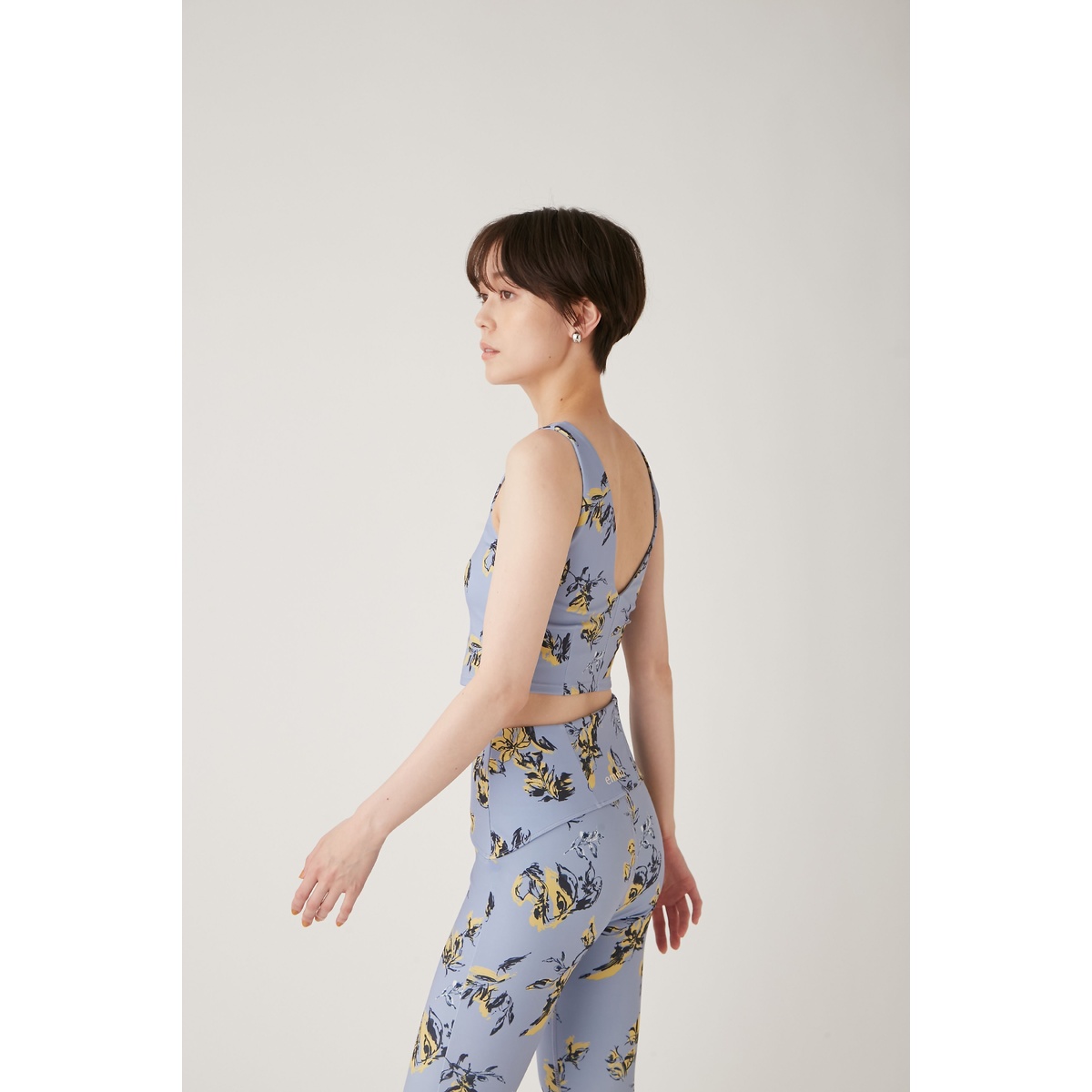 オリジナルフラワー柄トップス