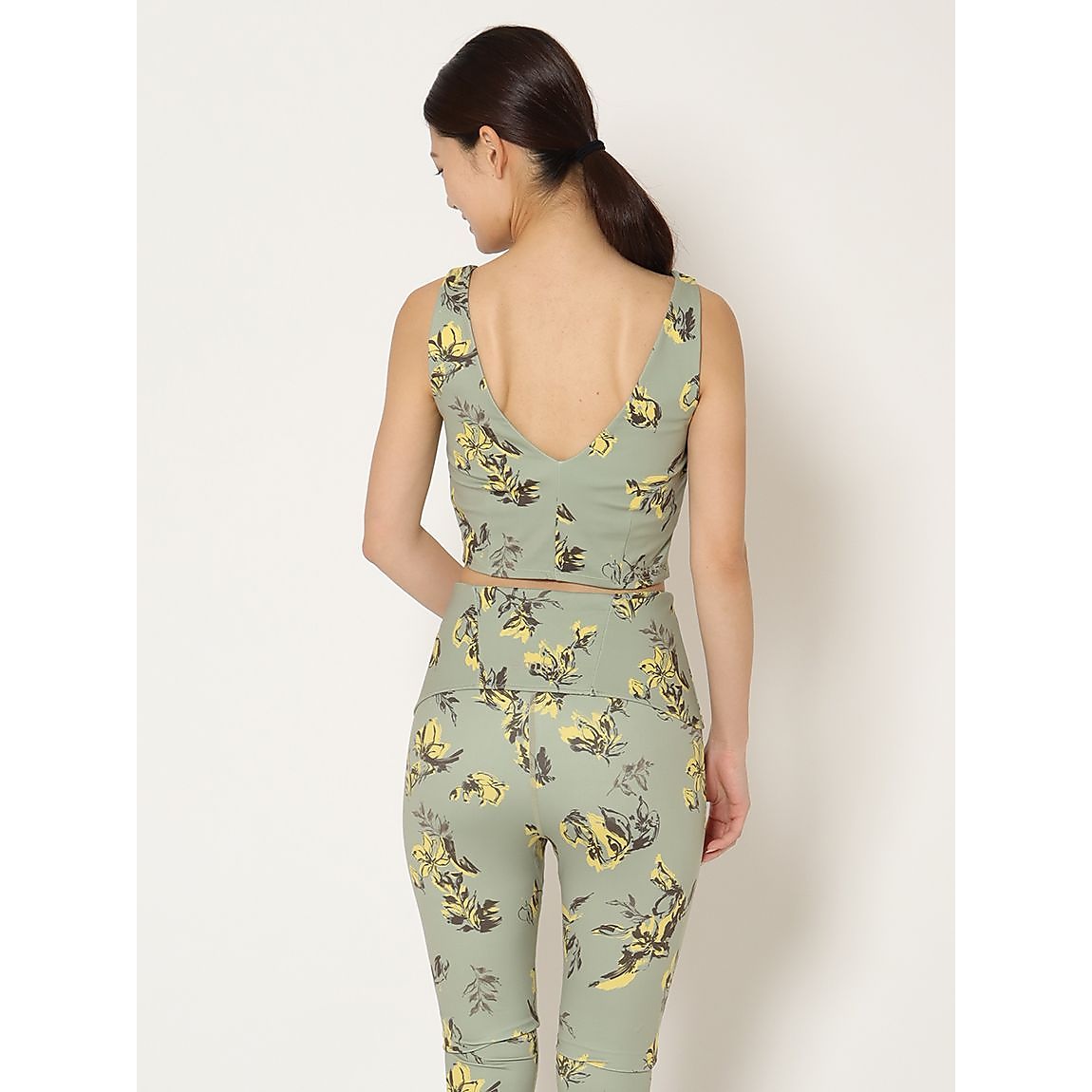 オリジナルフラワー柄トップス