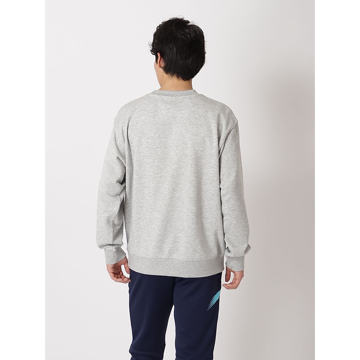 Sport Essentials Stacked Logo スウェットクルー