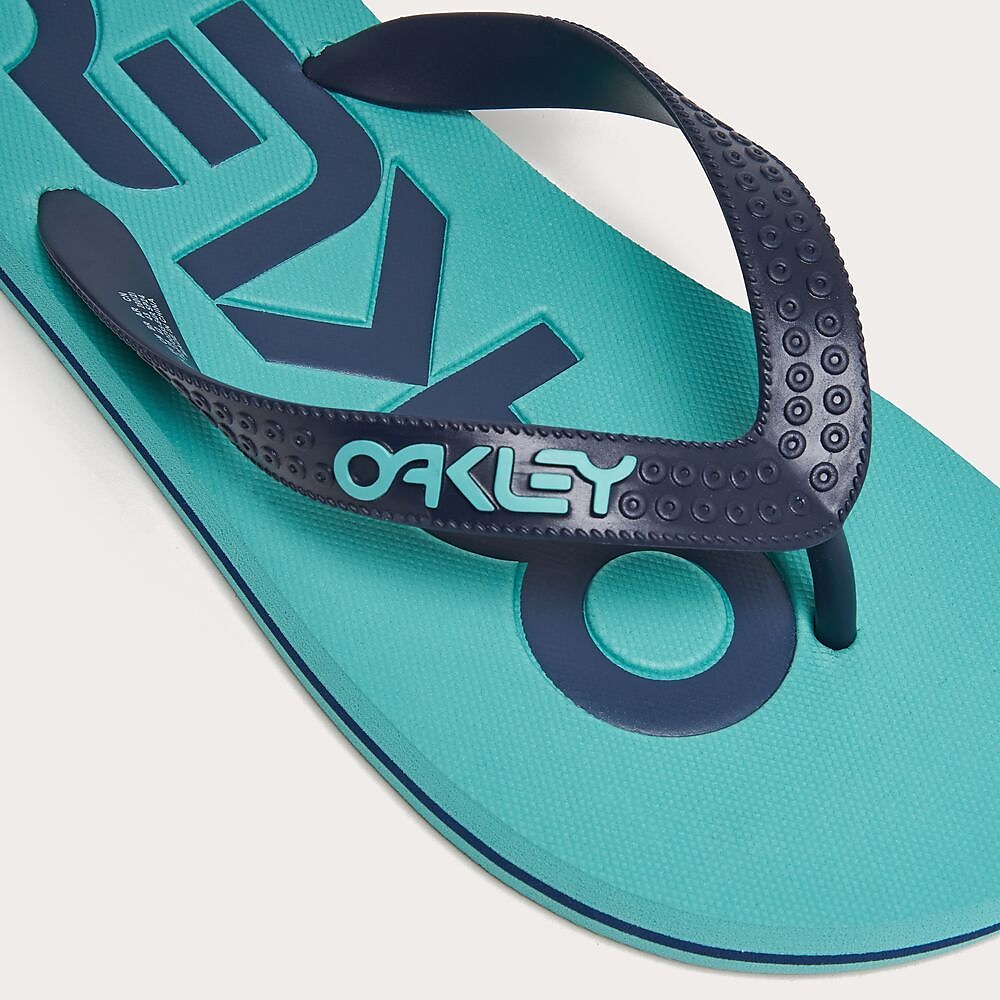 COLLEGE FLIP FLOP