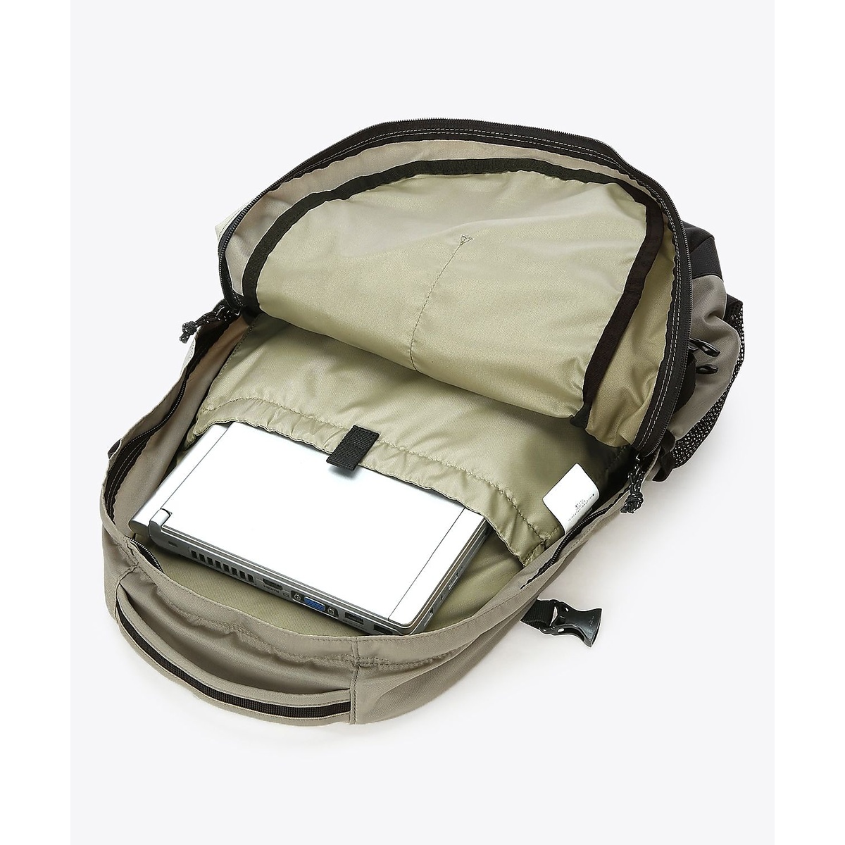 パナシーア33Lバックパック