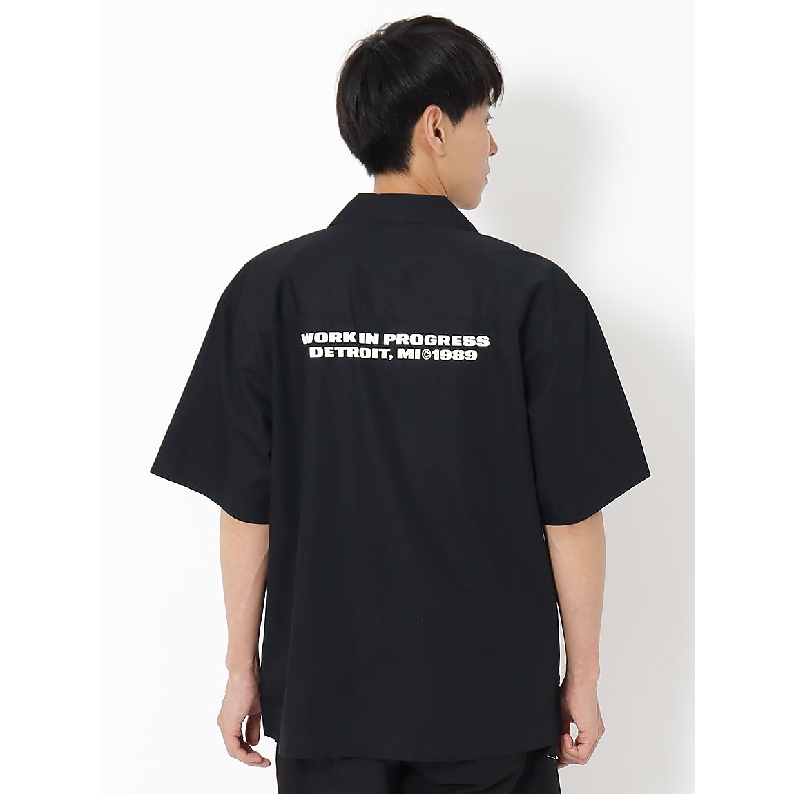 S/S LINK SCRIPT SHIRT