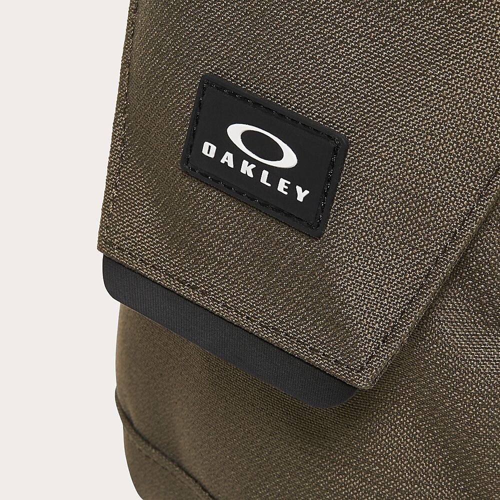 ESSENTIAL LT SHOULDER POUCH