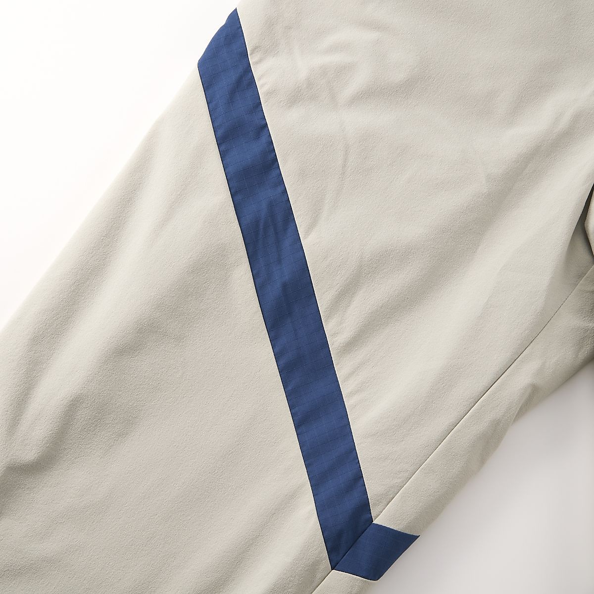 【THE THIRD by UMBRO】ウィンドロングパンツ