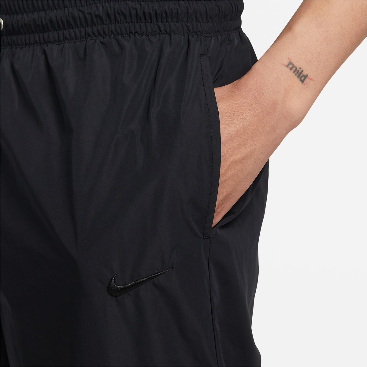 ナイキ スウッシュ ウーブン パンツ