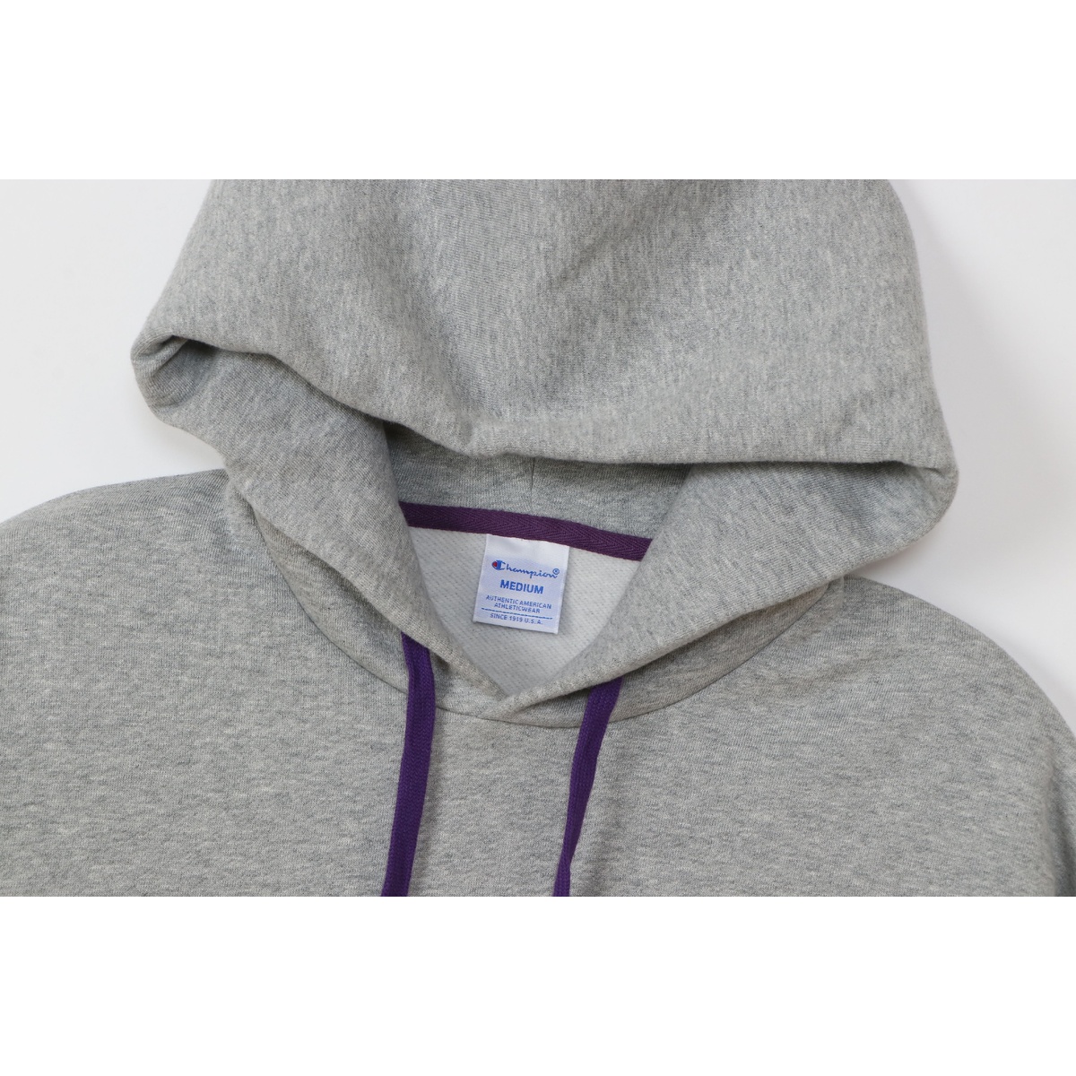 HOODED SWEATSHIRT