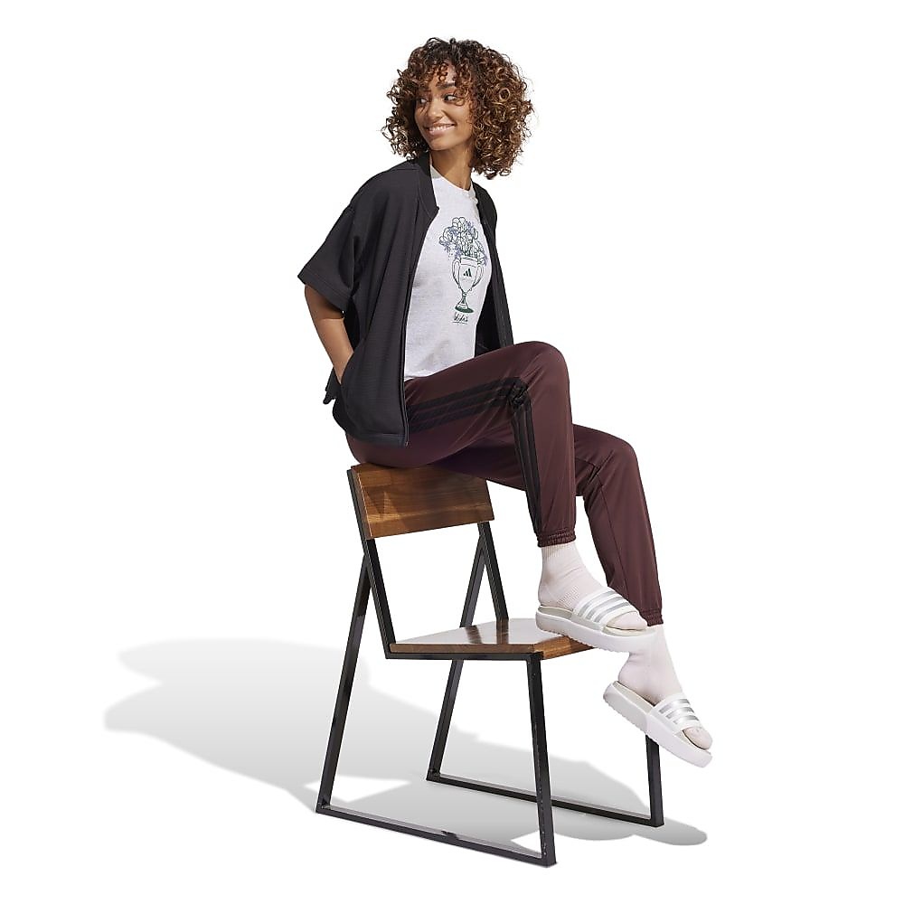 W TROPHY FLWR グラフィック Tシャツ