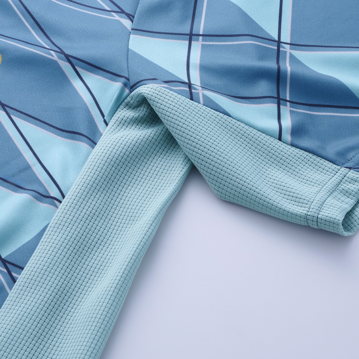 【THE THIRD by UMBRO】グラフィックプラクティスシャツ