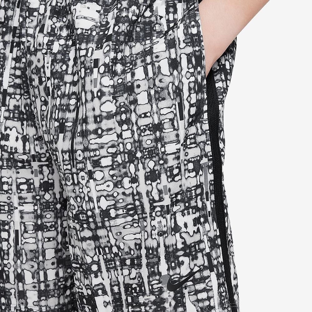 B NK DF MULTI SHORT WVN BOLD