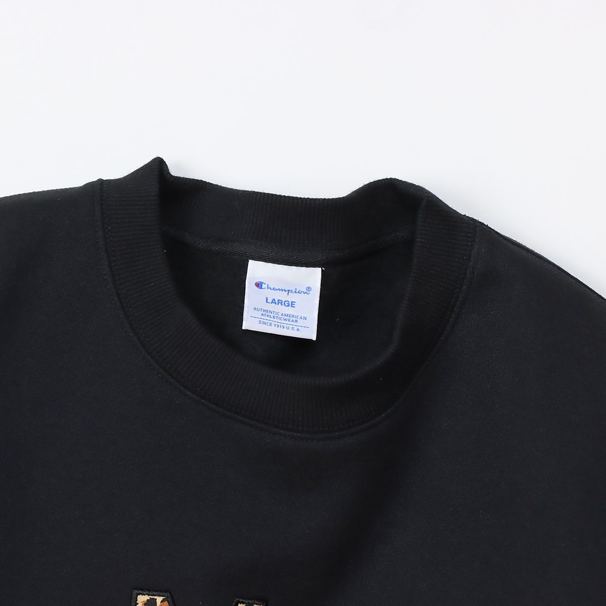 CREW NECK SWEATSHIRT