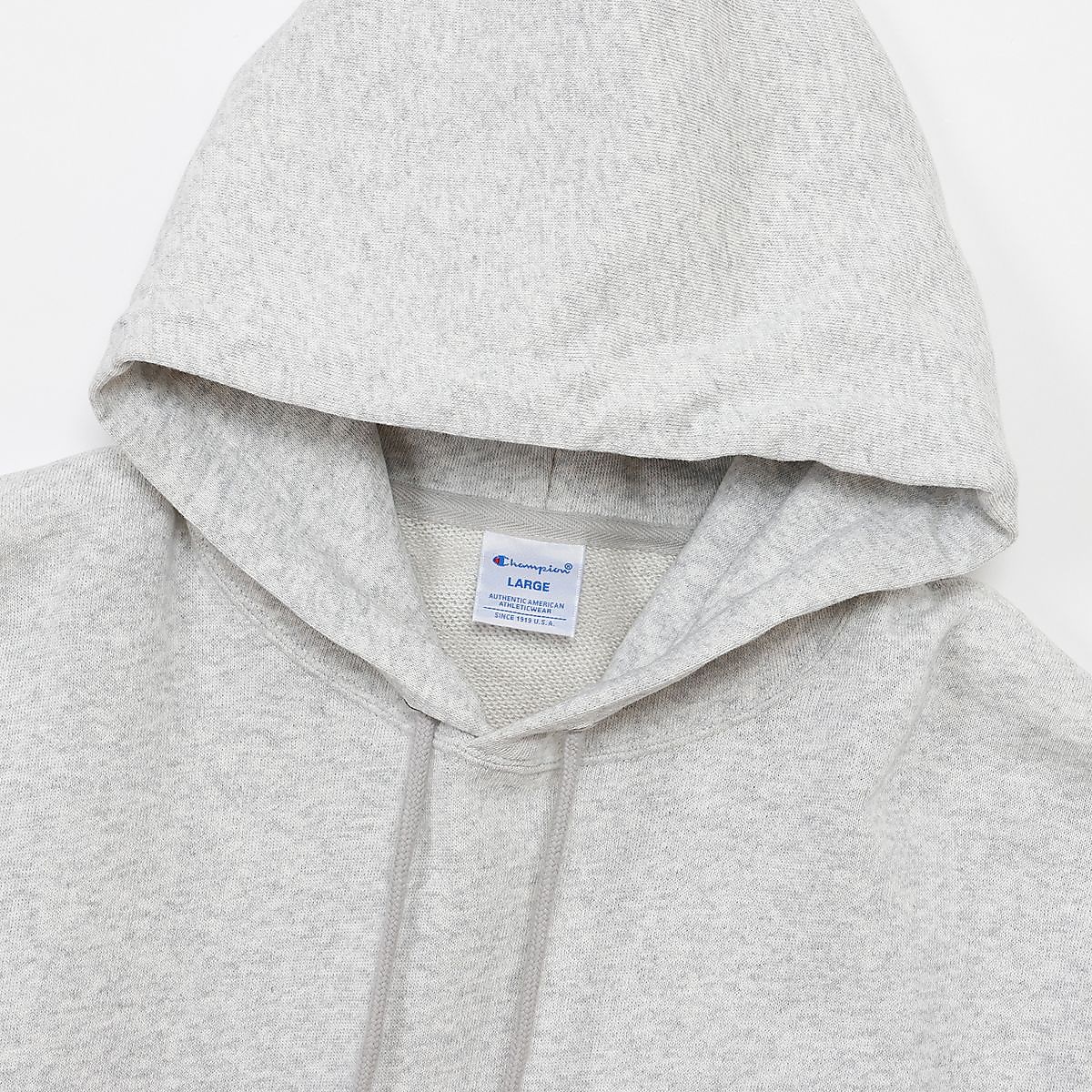 HOODED SWEATSHIRT