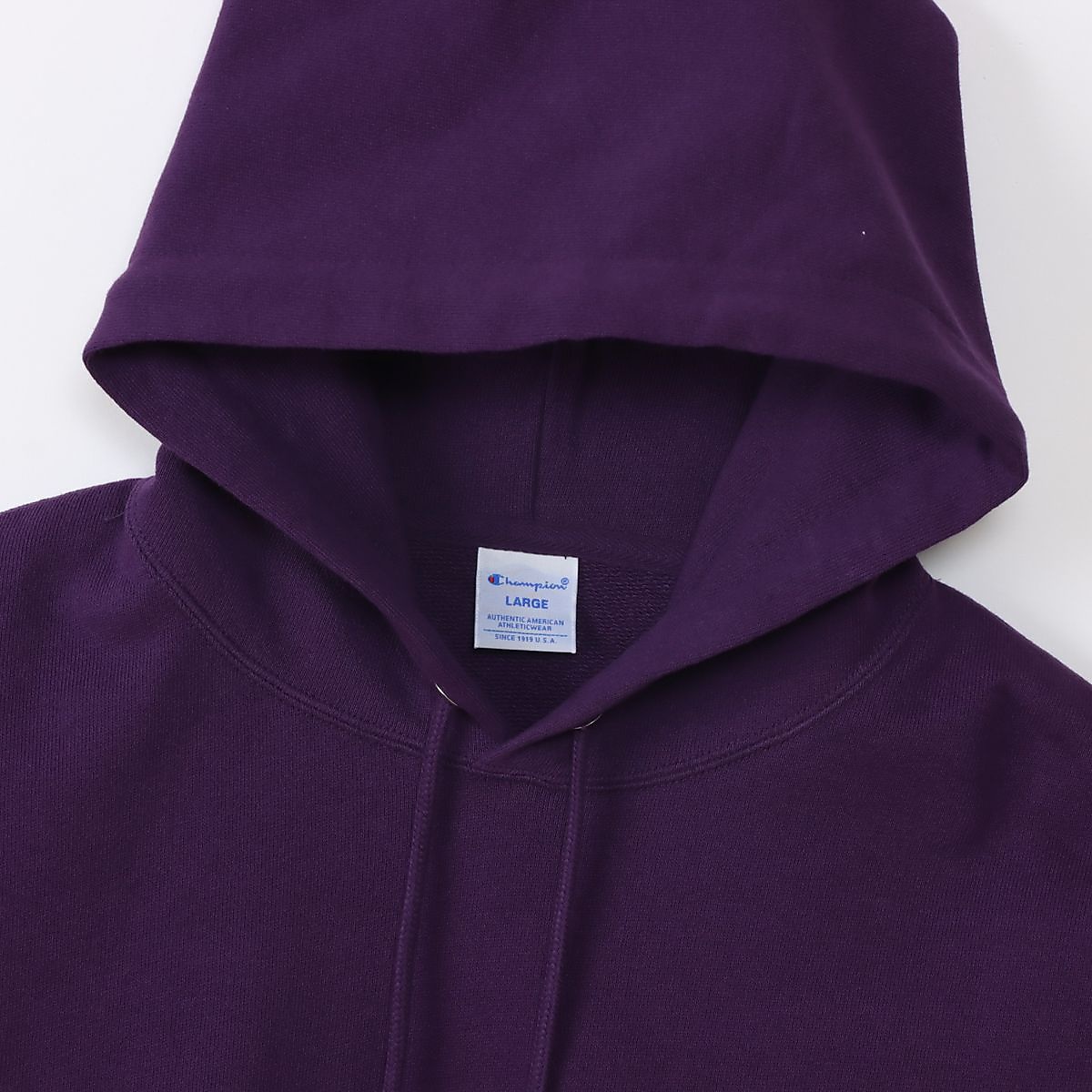 HOODED SWEATSHIRT