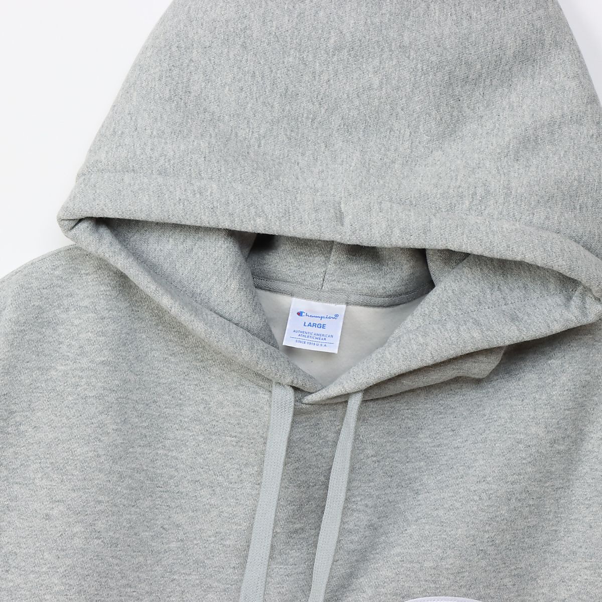 HOODED SWEATSHIRT