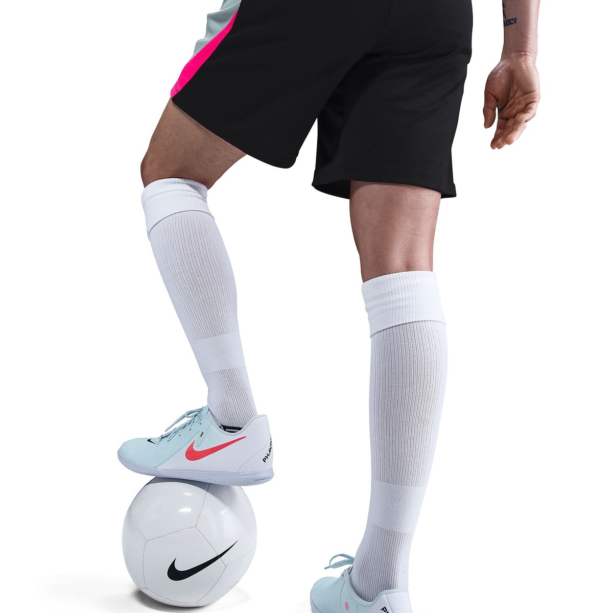 ナイキ DF ストライク ショート KZ