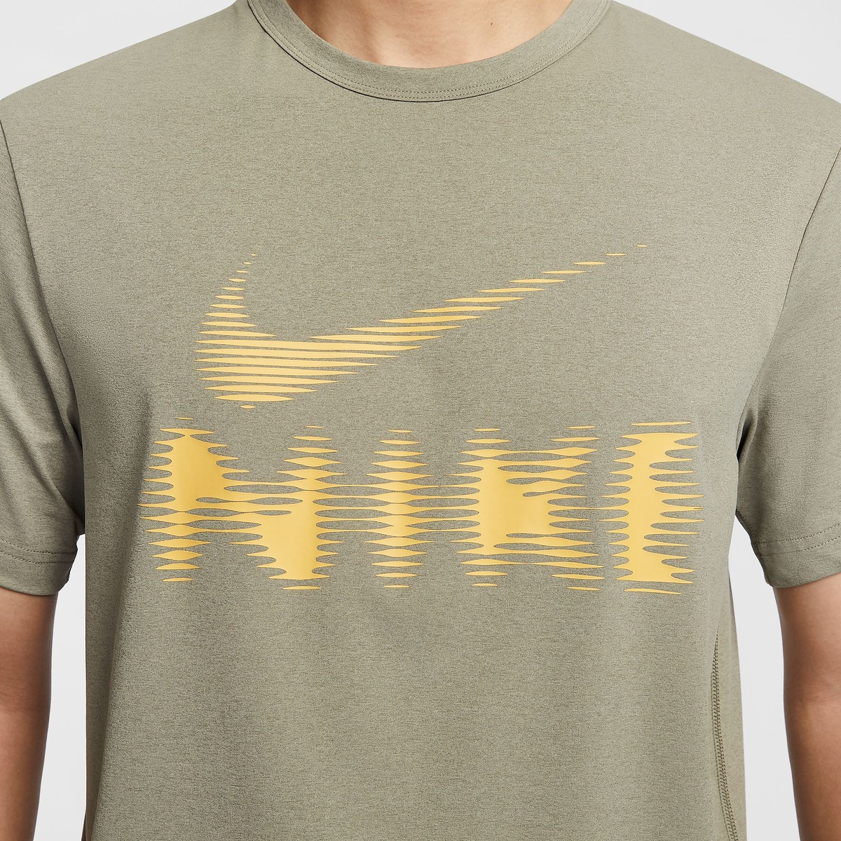 ナイキ DF UV HYVERSE GFX S/S トップ